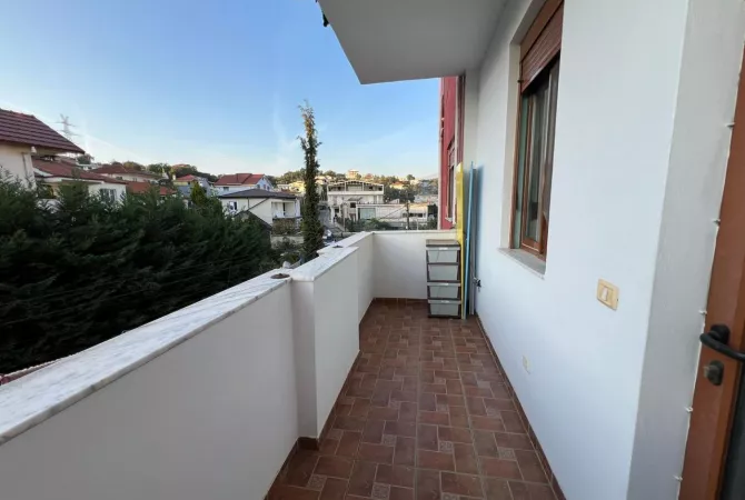 Shtepi ne shitje Apartament ne Tirane, 2+1, Mobilimi E mobiluar, Pagesa 85,000  Euro.