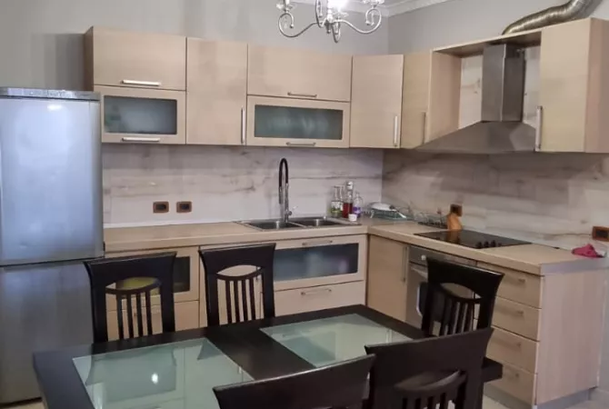 Shtepi me qera 2+1 ne Tirane - 800 Euro