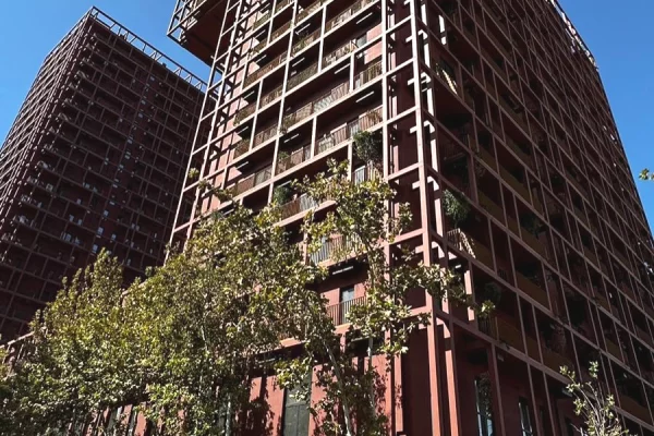 Ambient biznesi me qera 3+1 ne Tirane - 1,300 Euro