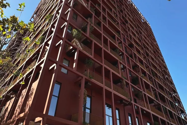 Ambient biznesi me qera 3+1 ne Tirane - 1,500 Euro