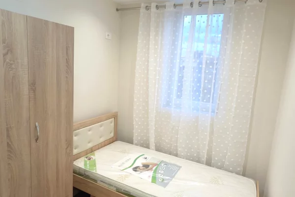 Shtepi me qera Shtepi Private ne Tirane, 2+1, Mobilimi E mobiluar, Pagesa 35,000  Leke.