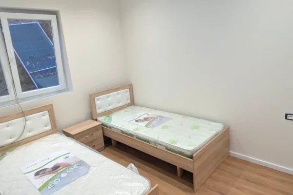 Shtepi me qera Shtepi Private ne Tirane, 2+1, Mobilimi E mobiluar, Pagesa 35,000  Leke.