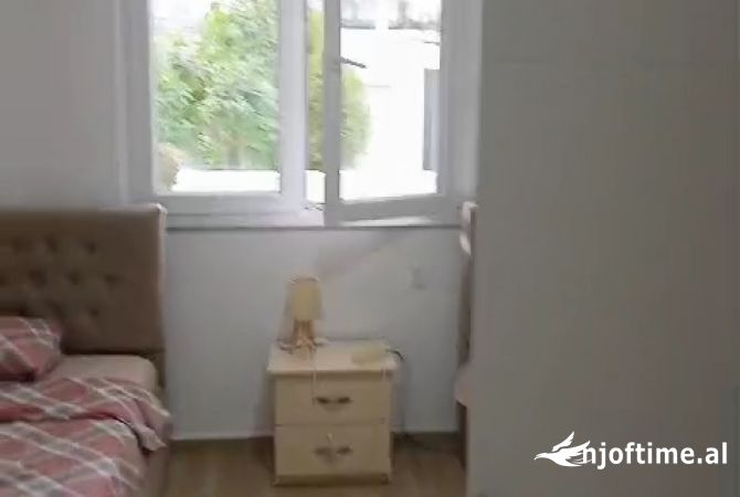 Shtepi me qera 1+1 ne Tirane - 40,000 Leke