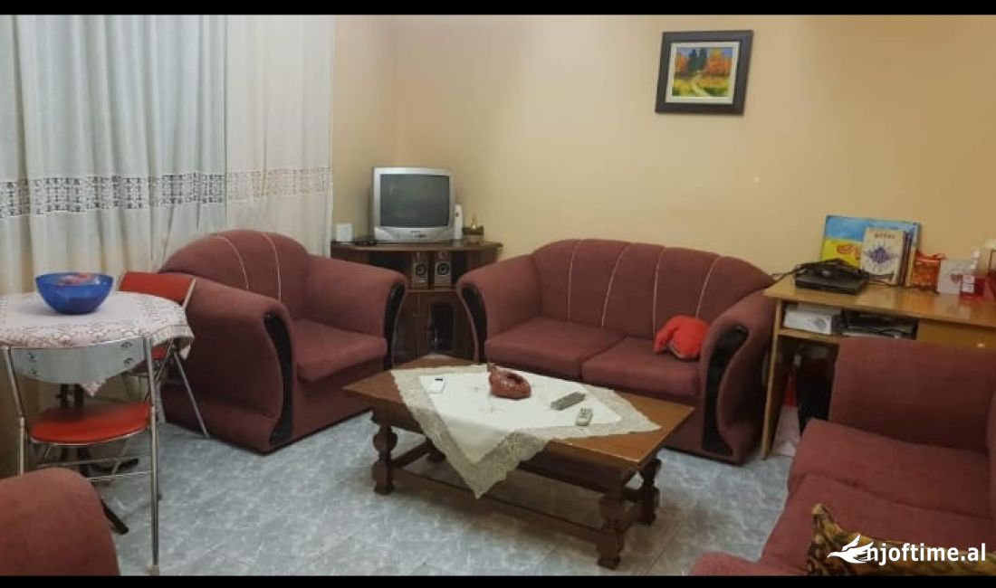 Shtepi me qera Apartament ne Tirane, 1+1, Mobilimi E mobiluar, Pagesa 40,000  Leke.