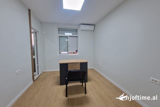 Ambient biznesi me qera 3+1 ne Tirane - 450 Euro