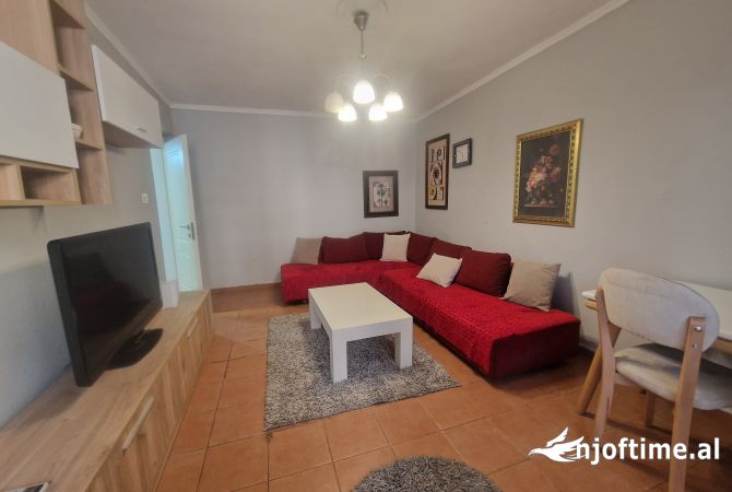 Jepet apartament2+1 tek ish restorant durrsi