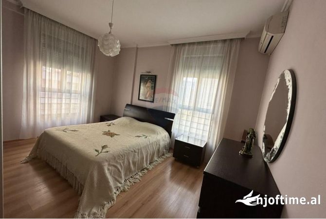 Shtepi me qera Apartament ne Tirane, 2+1, Mobilimi E mobiluar, Pagesa 600  Euro.