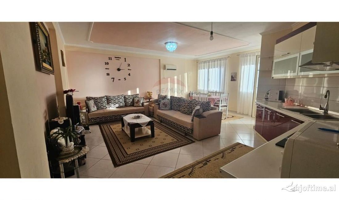 Shtepi ne shitje Apartament ne Tirane, 2+1, Mobilimi E mobiluar, Pagesa 130,000  Euro.