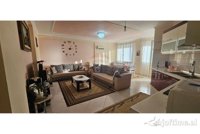 Apartament 2+1+2 per shitje ne Fresk !