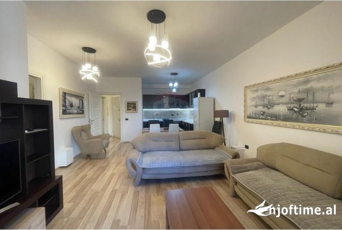 Shtepi me qera 2+1 ne Tirane - 750 Euro