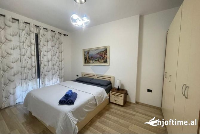 Shtepi me qera Apartament ne Tirane, 2+1, Mobilimi E mobiluar, Pagesa 750  Euro.
