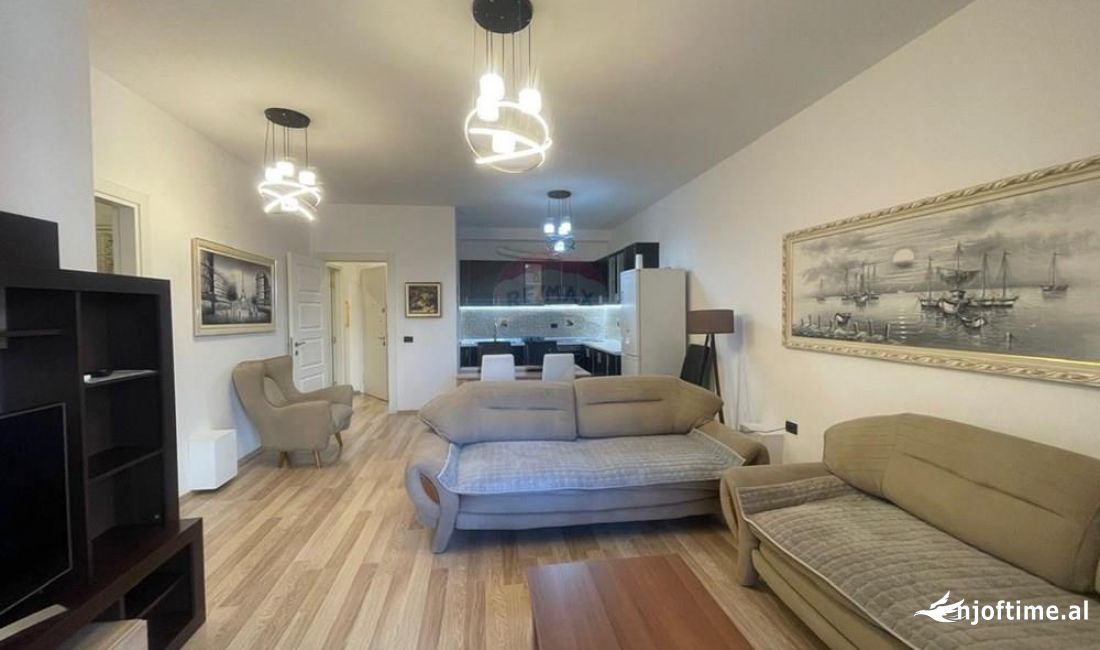 Shtepi me qera Apartament ne Tirane, 2+1, Mobilimi E mobiluar, Pagesa 750  Euro.