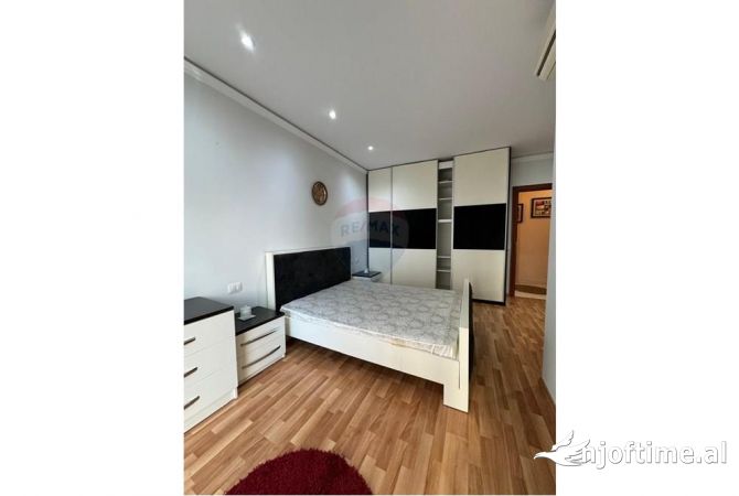 Shtepi me qera Apartament ne Tirane, 2+1, Mobilimi E mobiluar, Pagesa 600  Euro.