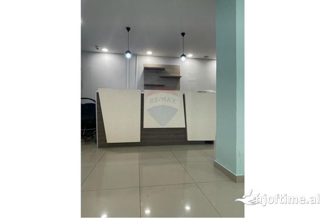 Ambient biznesi me qera 3+1 ne Tirane - 700 Euro