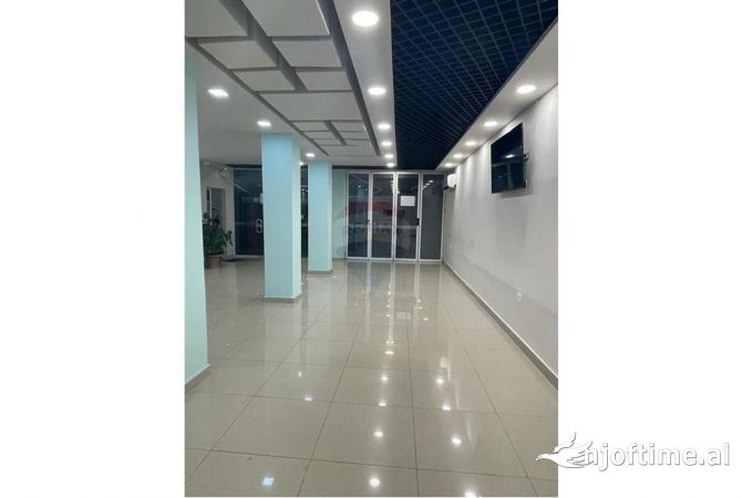 Ambient biznesi me qera 3+1 ne Tirane - 700 Euro