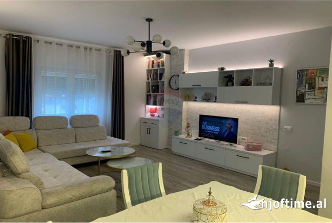 Shtepi me qera 2+1 ne Tirane - 1,000 Euro
