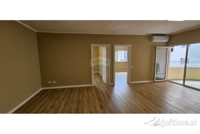 Ambient biznesi me qera 3+1 ne Tirane - 700 Euro