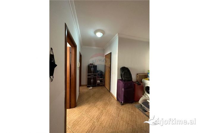 Shtepi me qera 2+1 ne Tirane - 650 Euro