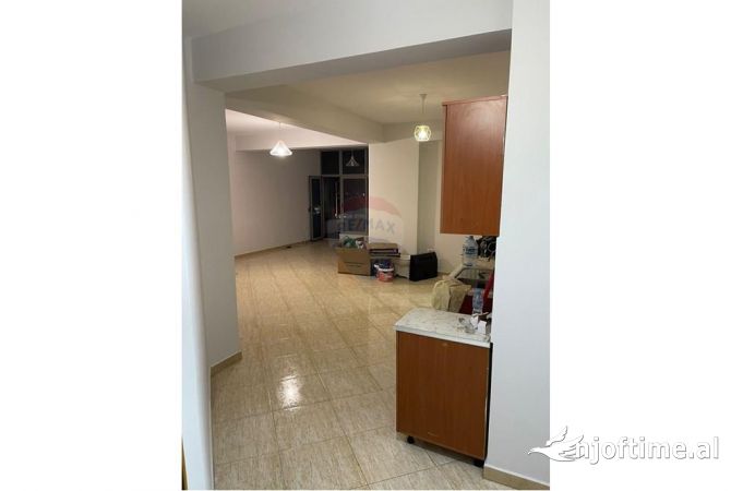 Shtepi me qera 2+1 ne Tirane - 700 Euro