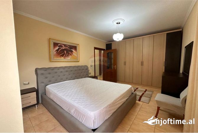 Shtepi me qera Apartament ne Tirane, 2+1, Mobilimi E mobiluar, Pagesa 1,000  Euro.