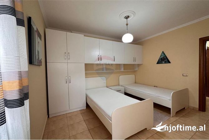 Shtepi me qera Apartament ne Tirane, 2+1, Mobilimi E mobiluar, Pagesa 1,000  Euro.