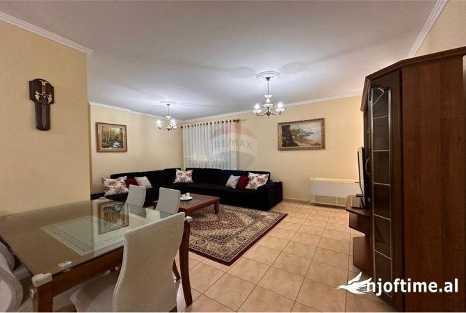 Shtepi me qera 2+1 ne Tirane - 1,000 Euro