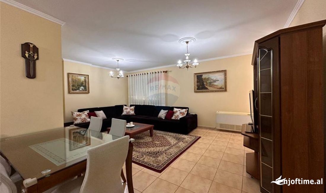 Shtepi me qera Apartament ne Tirane, 2+1, Mobilimi E mobiluar, Pagesa 1,000  Euro.