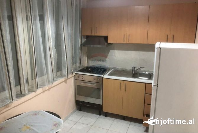 Shtepi me qera 2+1 ne Tirane - 40,000 Leke