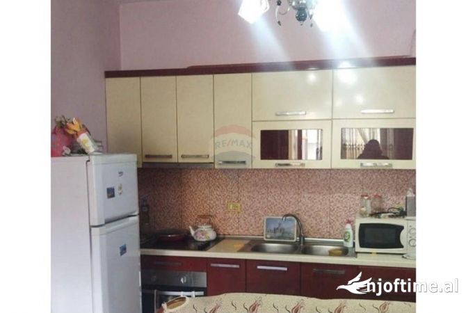 Shtepi me qera 2+1 ne Tirane - 380 Euro