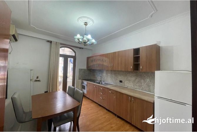 Shtepi me qera 2+1 ne Tirane - 600 Euro
