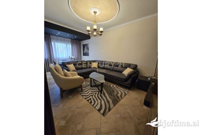 Shtepi ne shitje Apartament ne Durres, 2+1, Mobilimi E mobiluar, Pagesa 136,000  Euro.