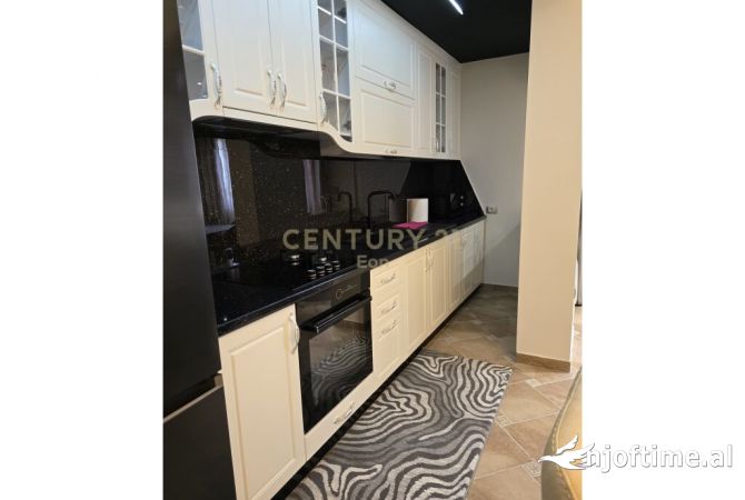 Shtepi ne shitje Apartament ne Durres, 2+1, Mobilimi E mobiluar, Pagesa 136,000  Euro.