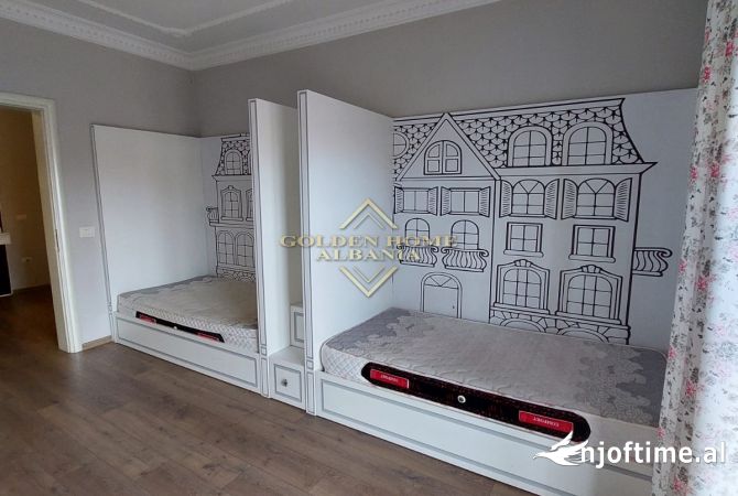 Shtepi ne shitje Vila Luksoze ne Tirane, 3+1, Mobilimi E mobiluar, Pagesa 1,380,000  Euro.