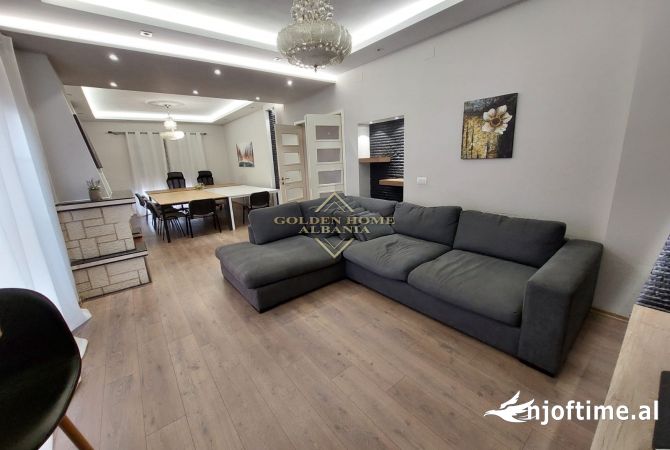Shtepi ne shitje Vila Luksoze ne Tirane, 3+1, Mobilimi E mobiluar, Pagesa 1,380,000  Euro.