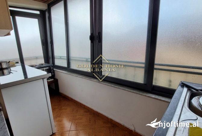 Shtepi ne shitje Vila Luksoze ne Tirane, 3+1, Mobilimi E mobiluar, Pagesa 1,380,000  Euro.