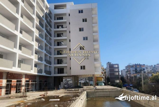 Shtepi ne shitje Apartament ne Durres, Garsoniere, Mobilimi Bosh, pa mobiluar, Pagesa 50,312  Euro.