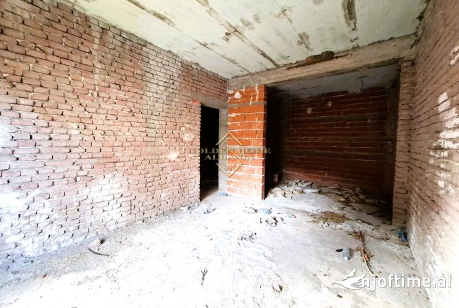 Shtepi ne shitje Shtepi Private ne Korce, 2+1, Mobilimi Bosh, pa mobiluar, Pagesa 65,000  Euro.