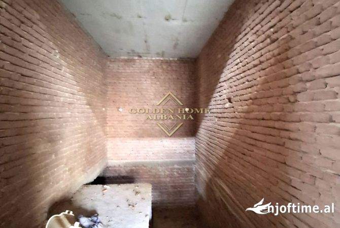 Shtepi ne shitje Shtepi Private ne Korce, 2+1, Mobilimi Bosh, pa mobiluar, Pagesa 65,000  Euro.