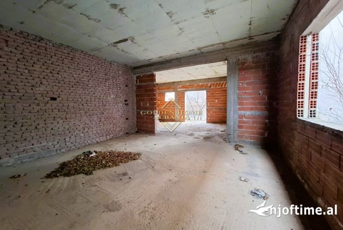 Shtepi ne shitje Shtepi Private ne Korce, 2+1, Mobilimi Bosh, pa mobiluar, Pagesa 65,000  Euro.