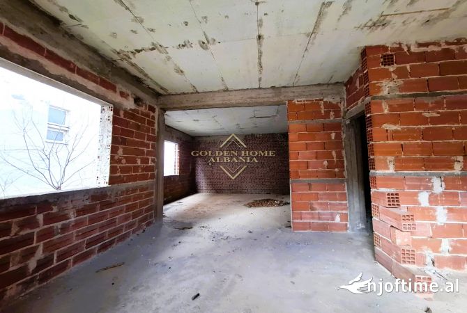 Shtepi ne shitje Shtepi Private ne Korce, 2+1, Mobilimi Bosh, pa mobiluar, Pagesa 65,000  Euro.