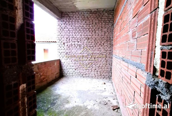 Shtepi ne shitje Shtepi Private ne Korce, 2+1, Mobilimi Bosh, pa mobiluar, Pagesa 65,000  Euro.