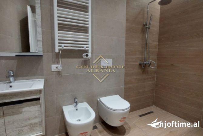 Shtepi me qera Garsoniere ne Tirane - 450 Euro
