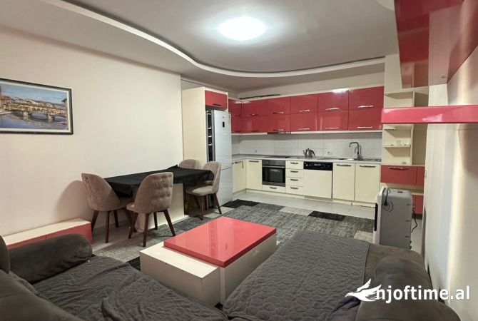 Shtepi me qera Apartament ne Tirane, 3+1, Mobilimi E mobiluar, Pagesa 45,000  Leke.