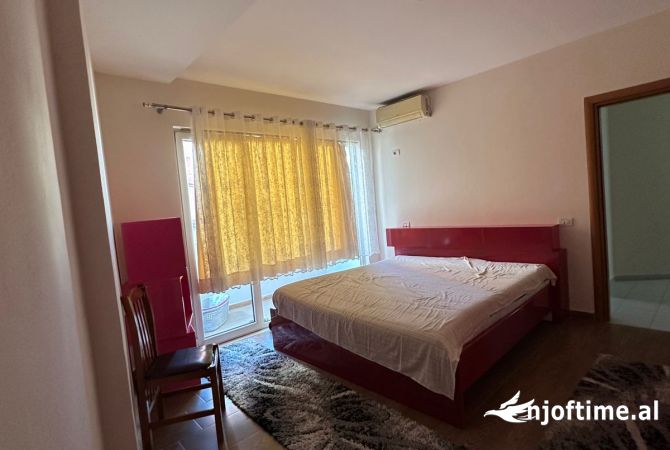 Shtepi me qera Apartament ne Tirane, 3+1, Mobilimi E mobiluar, Pagesa 45,000  Leke.
