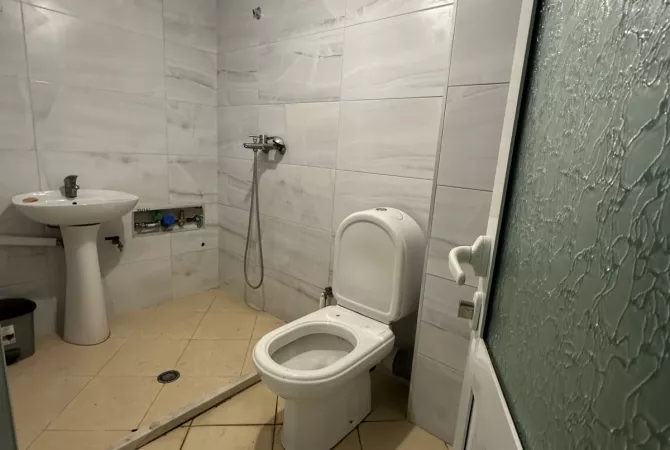 Shitet Ambient Biznesi me Certifikat Pronesie ne Yzberisht.