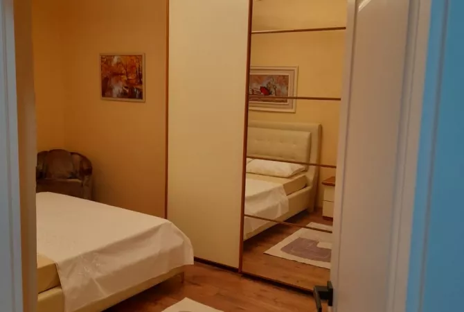 Shtepi me qera Apartament ne Tirane, 2+1, Mobilimi E mobiluar, Pagesa 500  Euro.