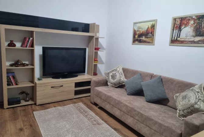Shtepi me qera 2+1 ne Tirane - 500 Euro