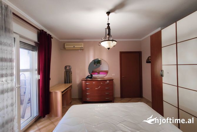 Shtepi me qera Apartament ne Tirane, 1+1, Mobilimi E mobiluar, Pagesa 550  Euro.