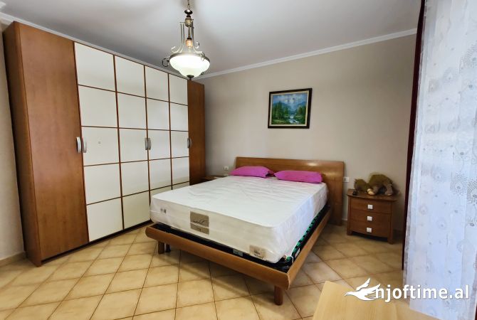 Shtepi me qera Apartament ne Tirane, 1+1, Mobilimi E mobiluar, Pagesa 550  Euro.