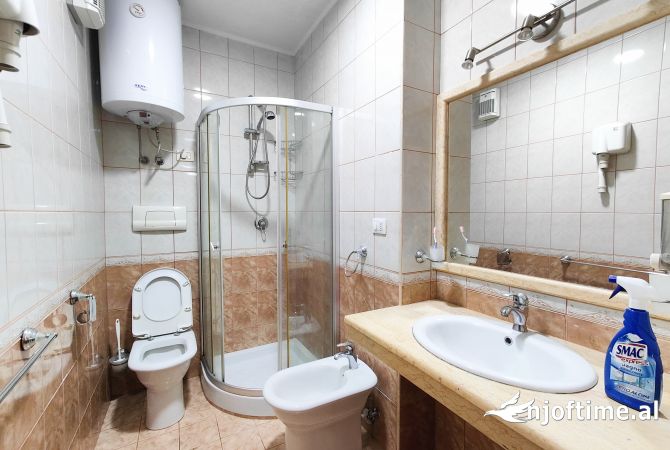 Shtepi me qera Apartament ne Tirane, 1+1, Mobilimi E mobiluar, Pagesa 550  Euro.